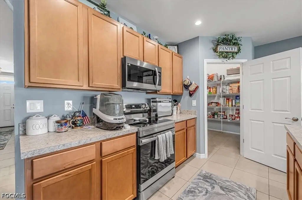 2614 SW 1st Avenue Cape Coral FL 33914