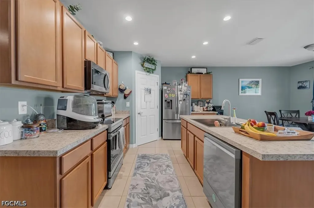 2614 SW 1st Avenue Cape Coral FL 33914