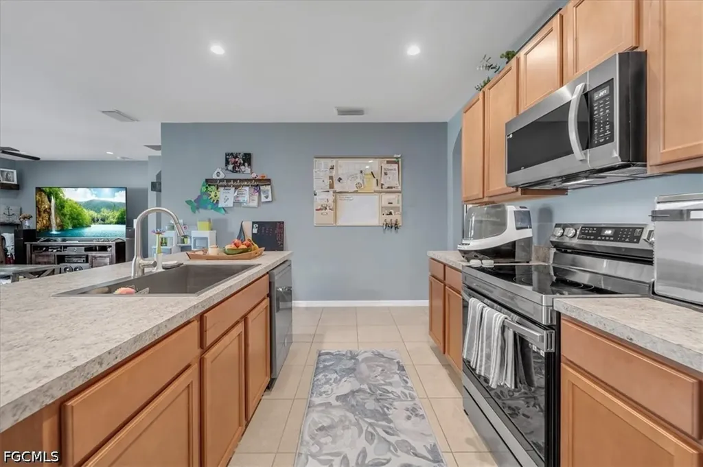 2614 SW 1st Avenue Cape Coral FL 33914