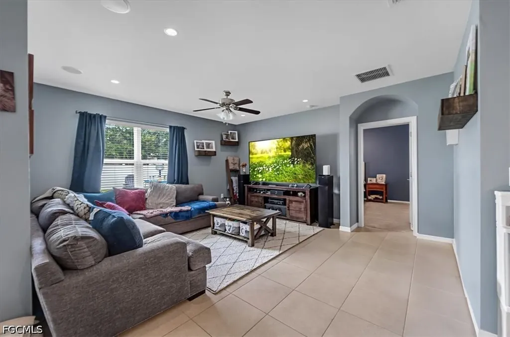 2614 SW 1st Avenue Cape Coral FL 33914