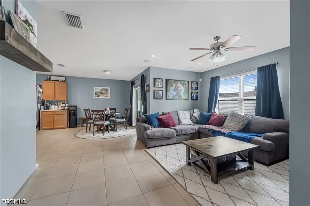 2614 SW 1st Avenue Cape Coral FL 33914