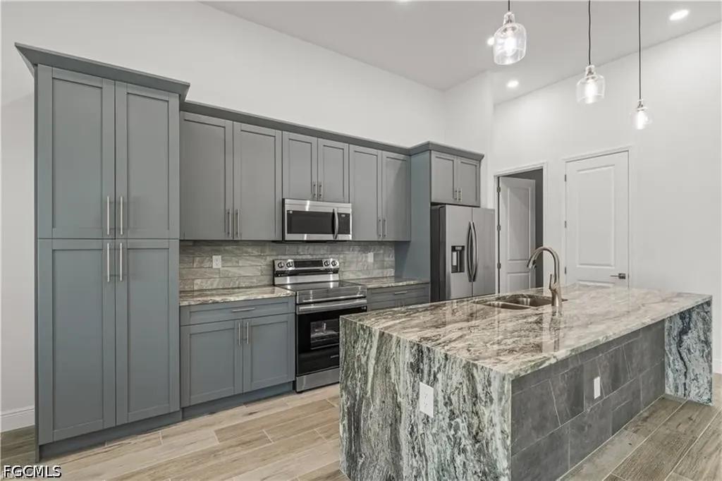 4107 NW 37th Street Cape Coral FL 33993