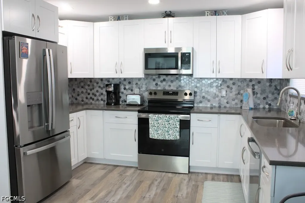 16881 Davis Road Fort Myers FL 33908