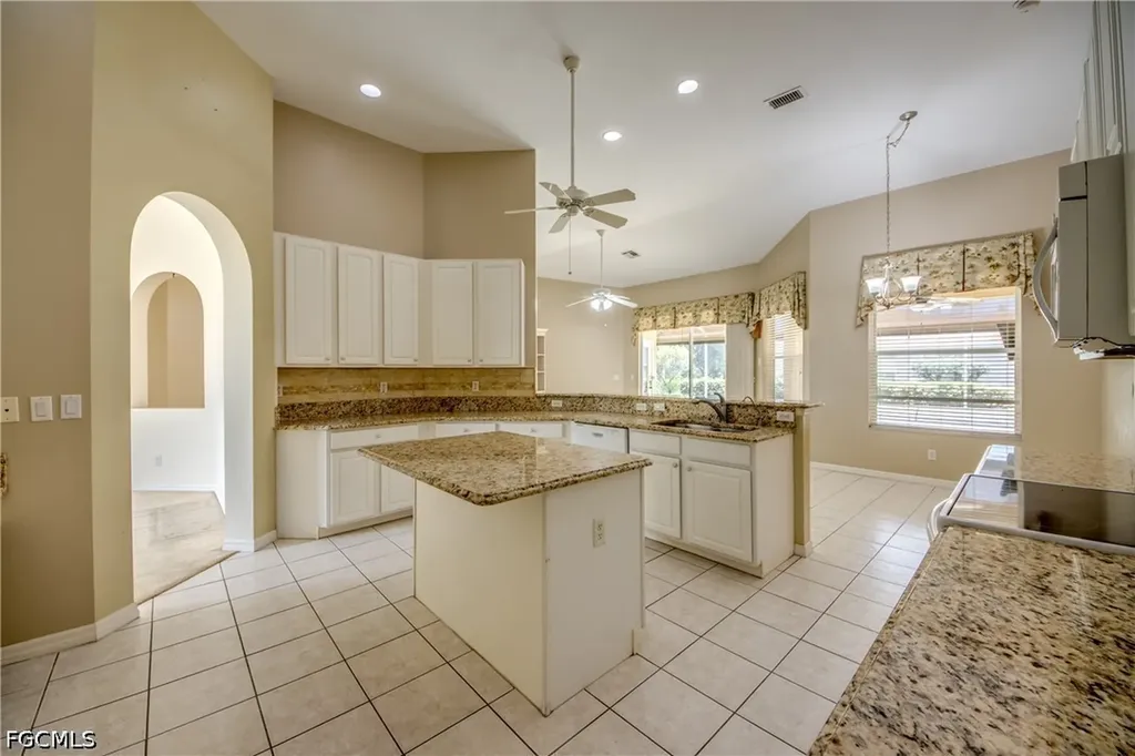 8904 Baytowne Loop Fort Myers FL 33908