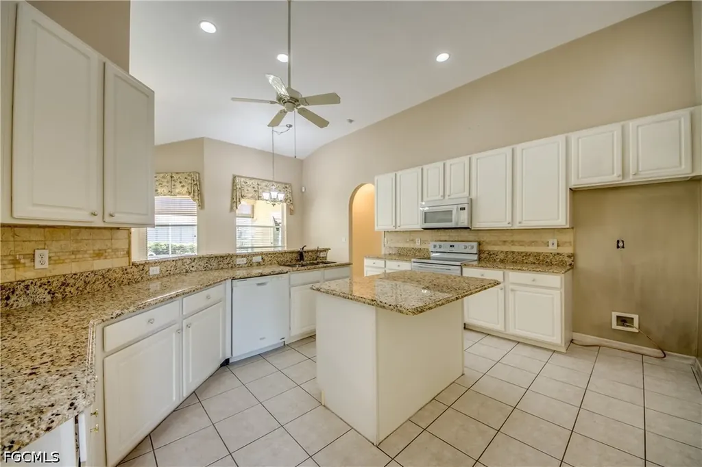 8904 Baytowne Loop Fort Myers FL 33908