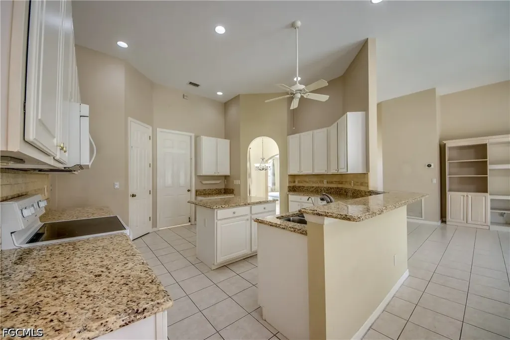 8904 Baytowne Loop Fort Myers FL 33908