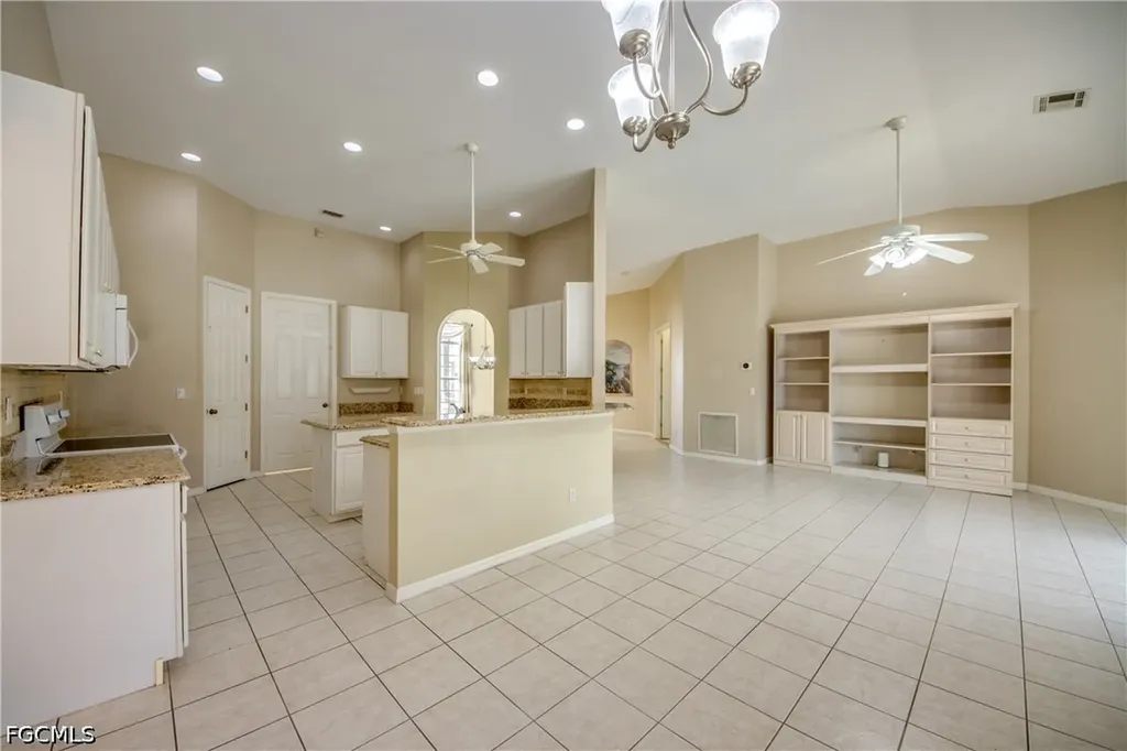 8904 Baytowne Loop Fort Myers FL 33908