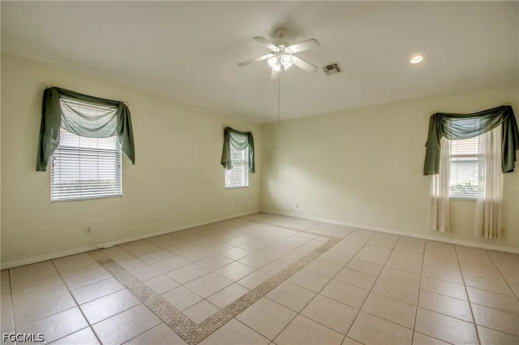 8904 Baytowne Loop Fort Myers FL 33908