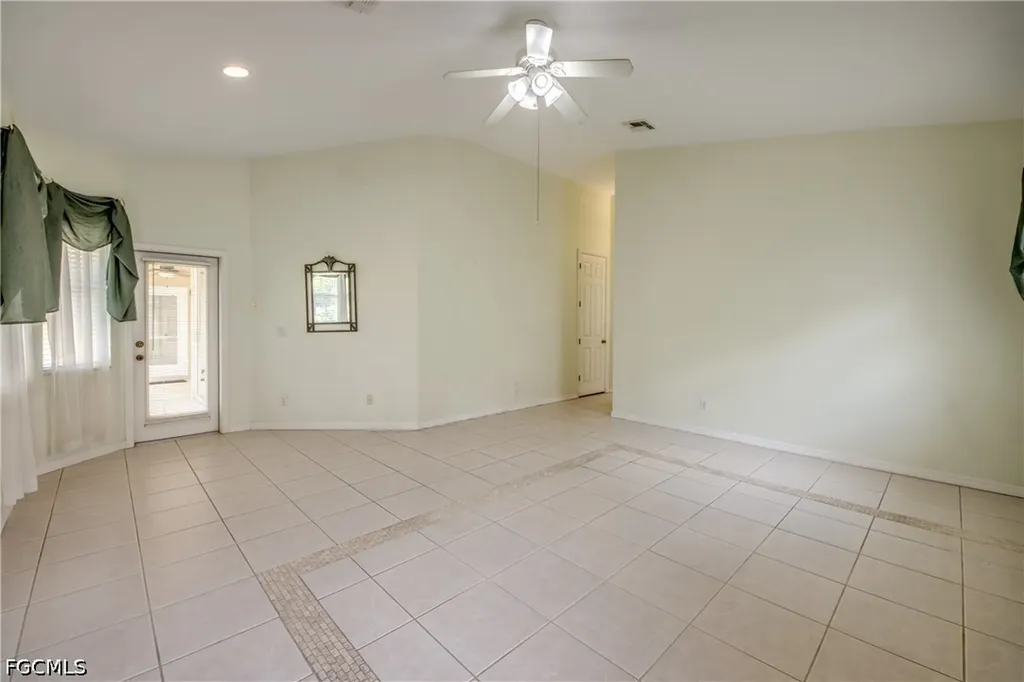 8904 Baytowne Loop Fort Myers FL 33908