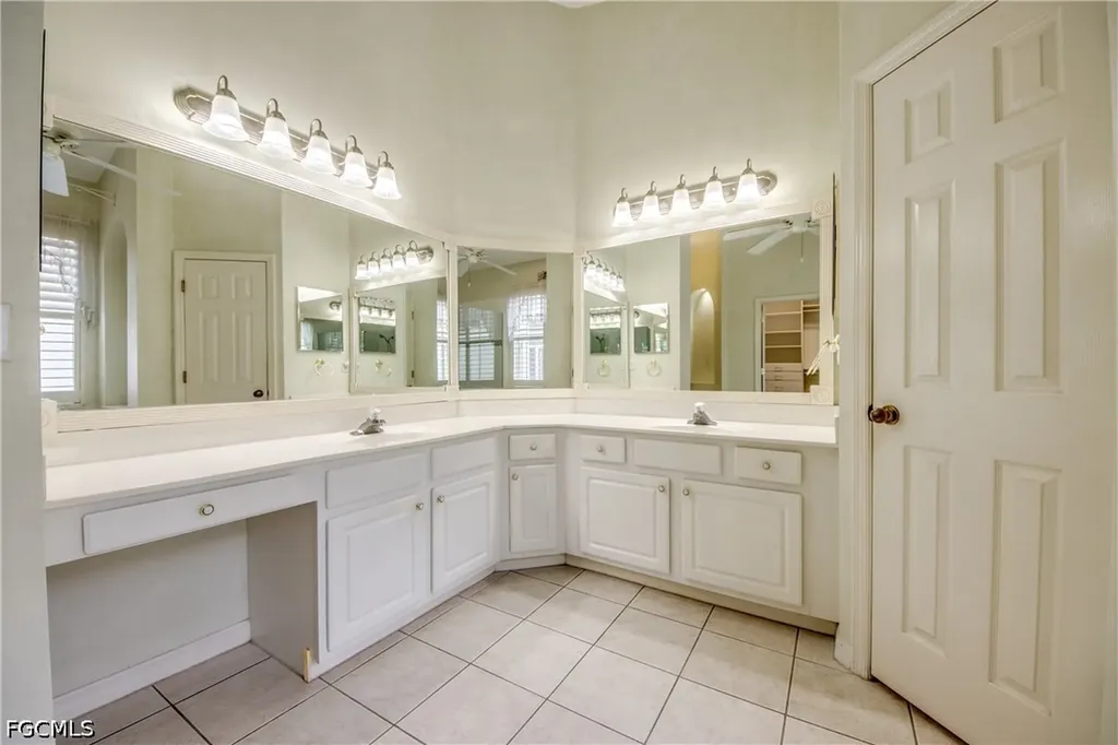 8904 Baytowne Loop Fort Myers FL 33908