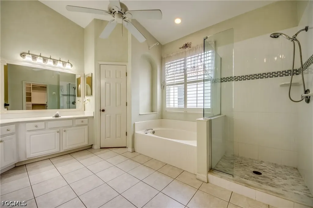 8904 Baytowne Loop Fort Myers FL 33908
