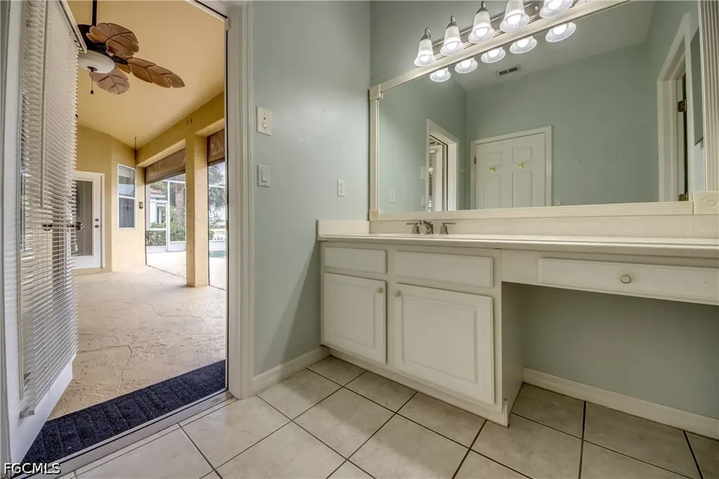 8904 Baytowne Loop Fort Myers FL 33908