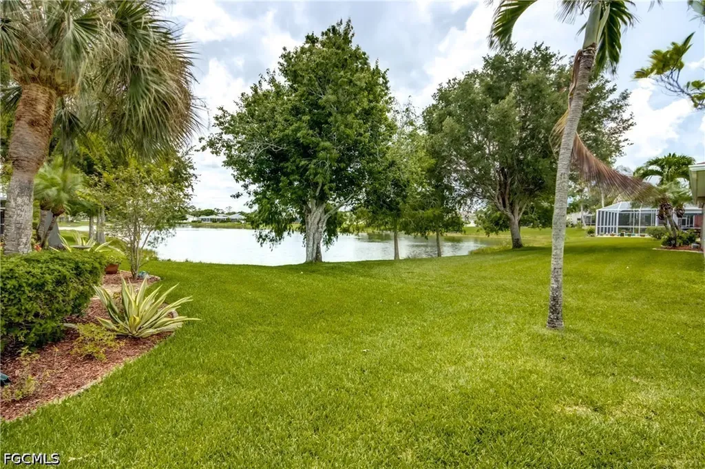 8904 Baytowne Loop Fort Myers FL 33908