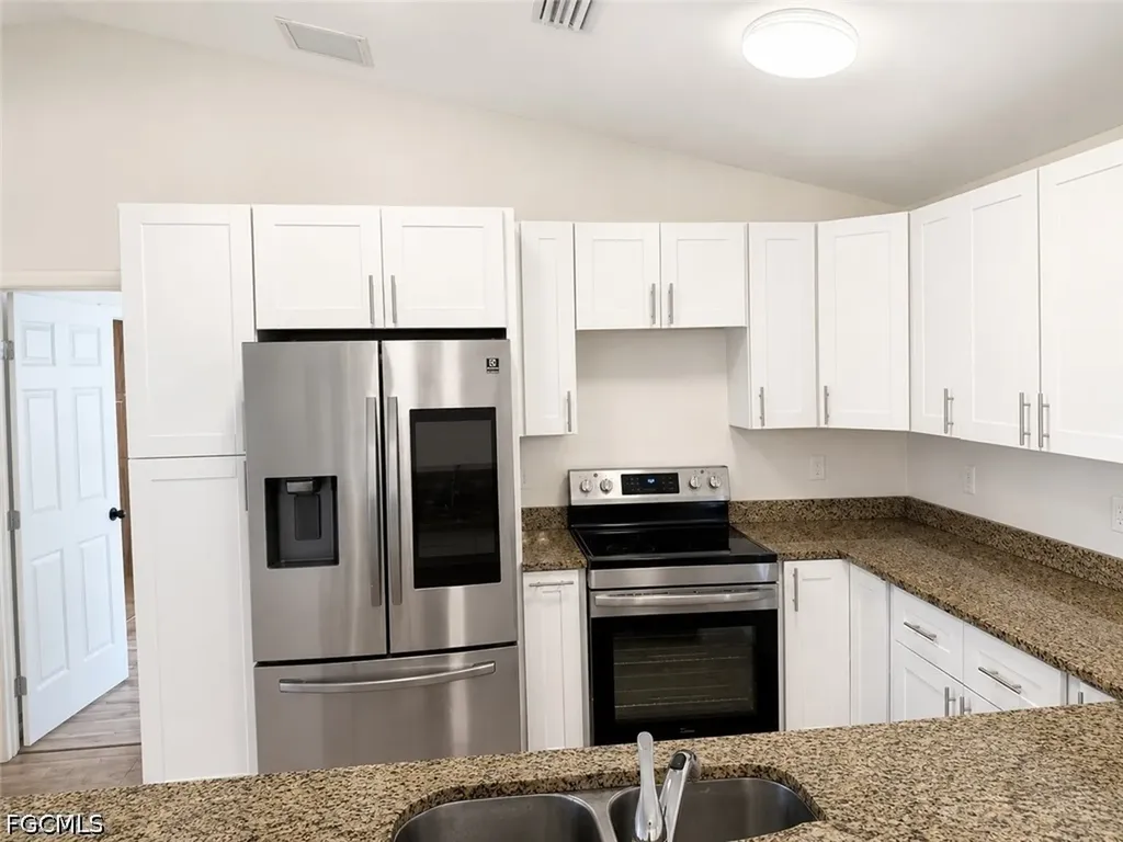 318 SE 46th Lane Cape Coral FL 33904