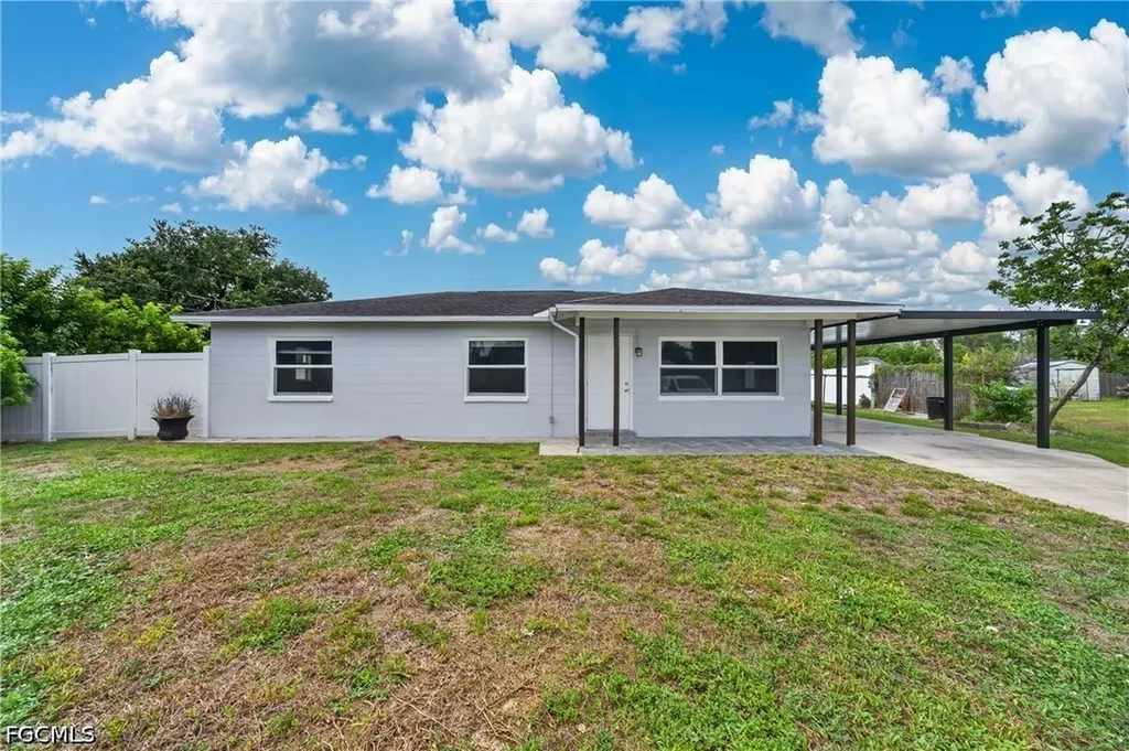 2254 9th Terrace Lehigh Acres FL 33936