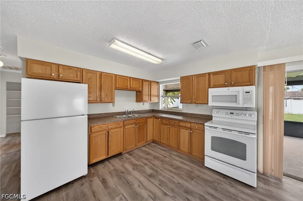 2254 9th Terrace Lehigh Acres FL 33936
