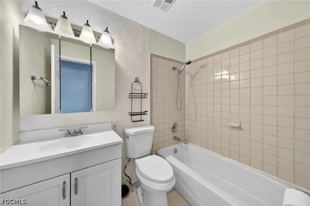 2254 9th Terrace Lehigh Acres FL 33936