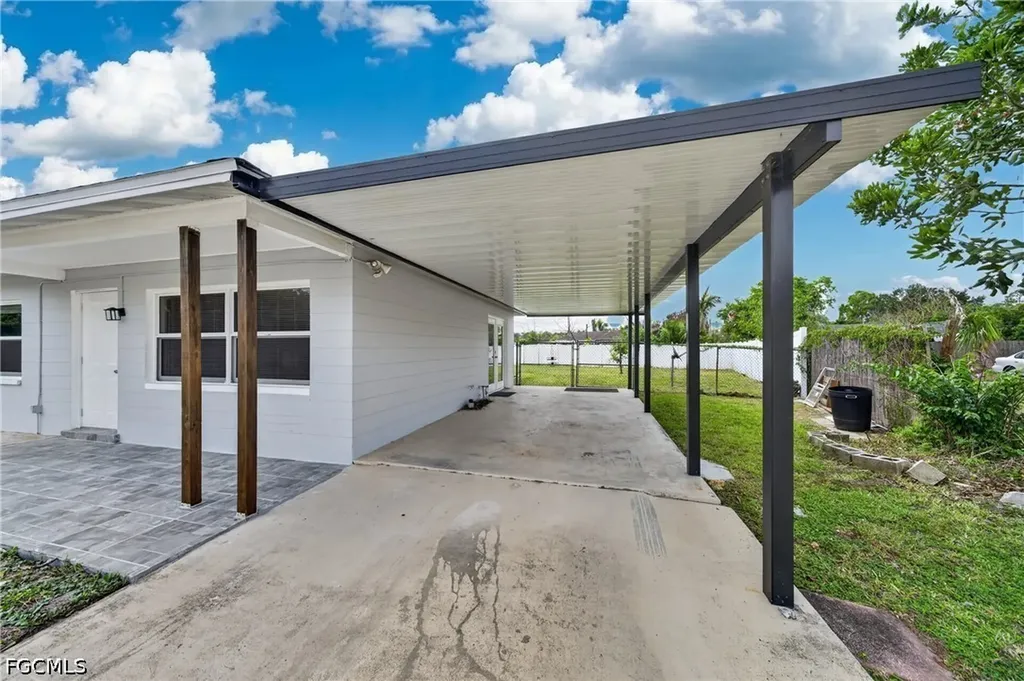2254 9th Terrace Lehigh Acres FL 33936