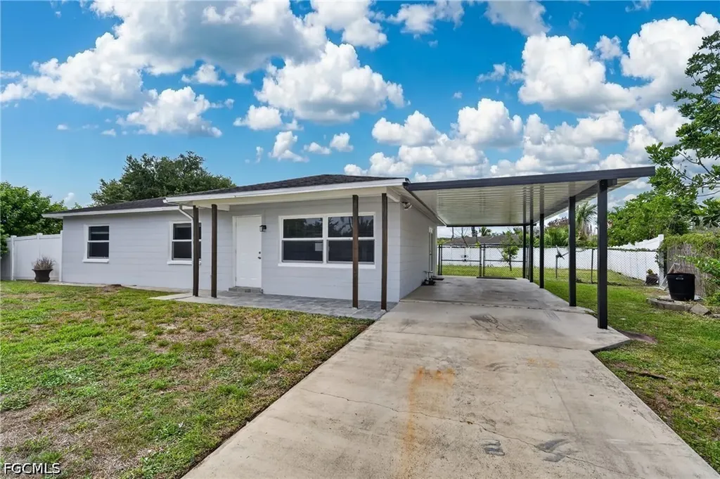 2254 9th Terrace Lehigh Acres FL 33936