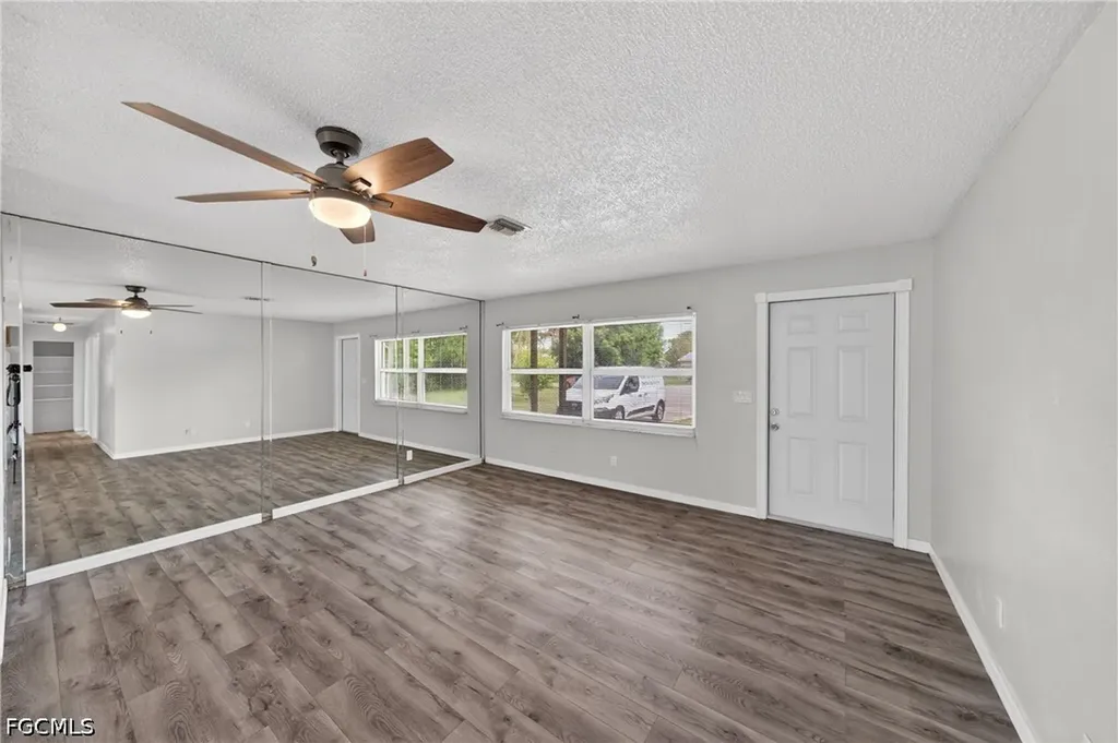 2254 9th Terrace Lehigh Acres FL 33936