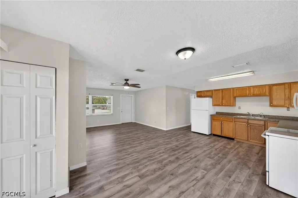 2254 9th Terrace Lehigh Acres FL 33936