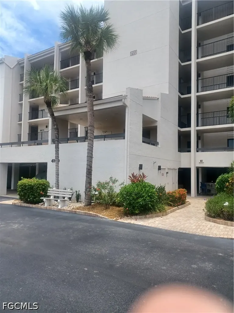 4100 Steamboat Bend E Fort Myers FL 33919