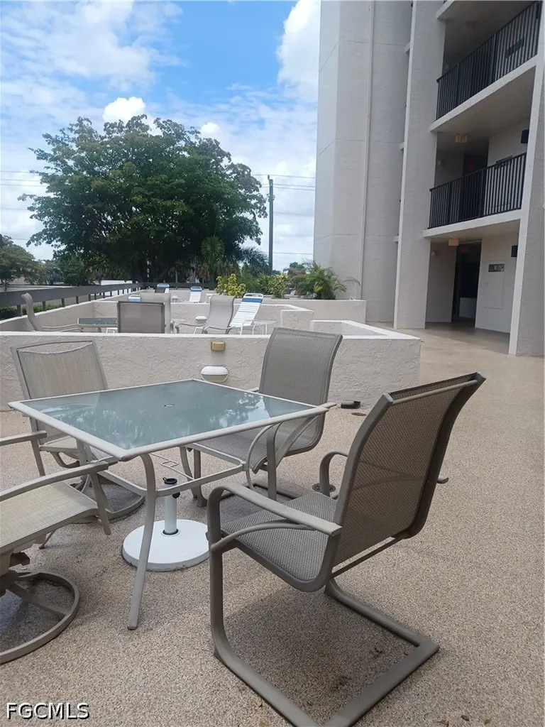 4100 Steamboat Bend E Fort Myers FL 33919
