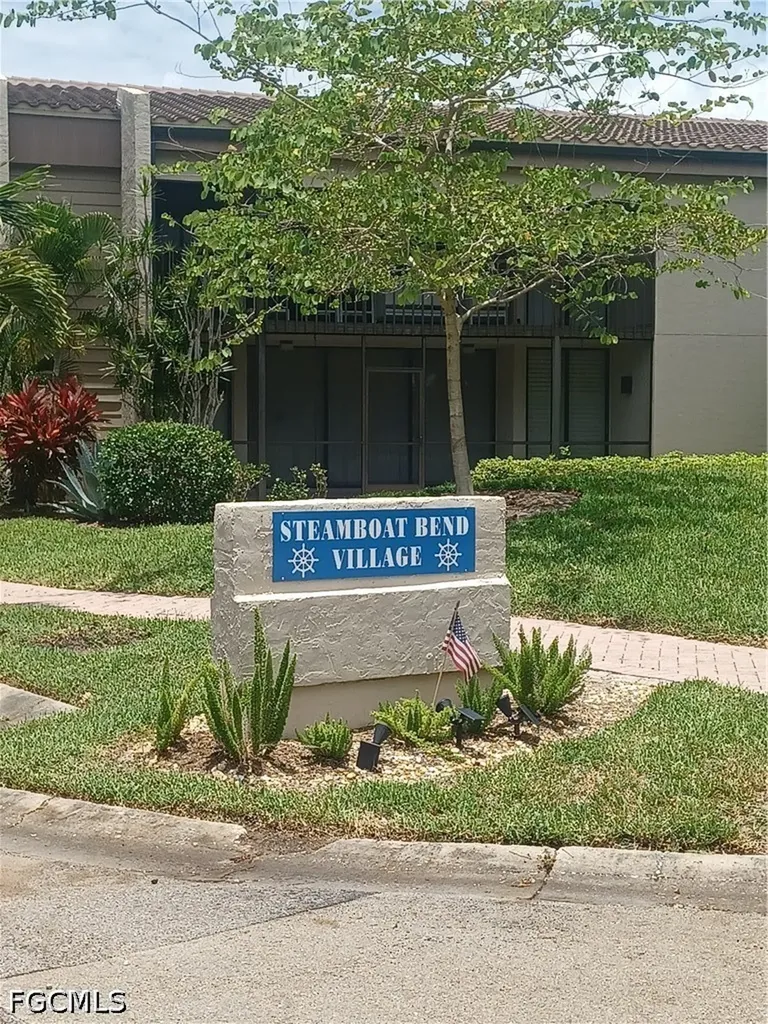 4100 Steamboat Bend E Fort Myers FL 33919