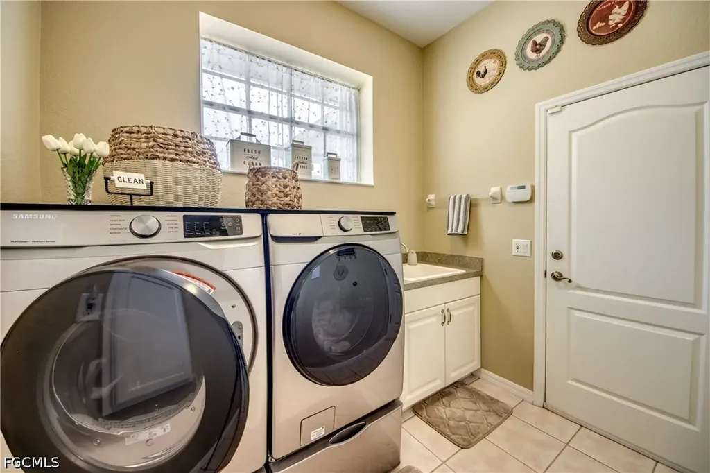 3426 SW 7th Lane Cape Coral FL 33991