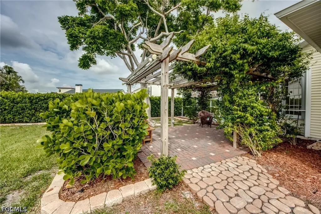 3426 SW 7th Lane Cape Coral FL 33991