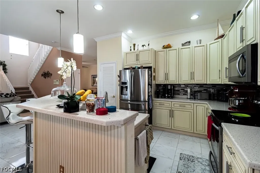 2540 Keystone Lake Drive Cape Coral FL 33909