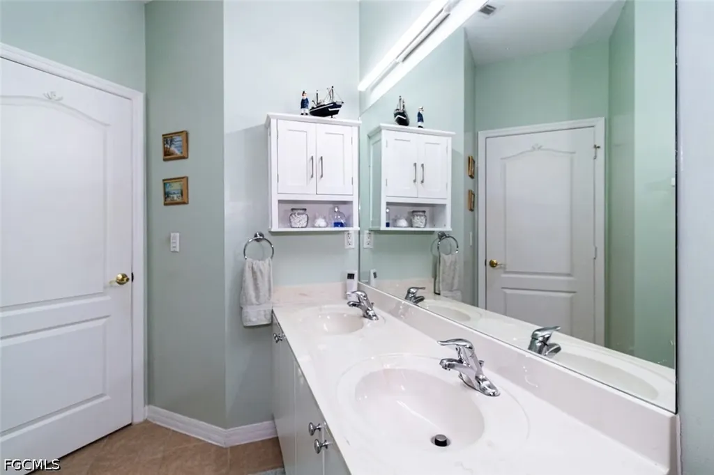 2540 Keystone Lake Drive Cape Coral FL 33909