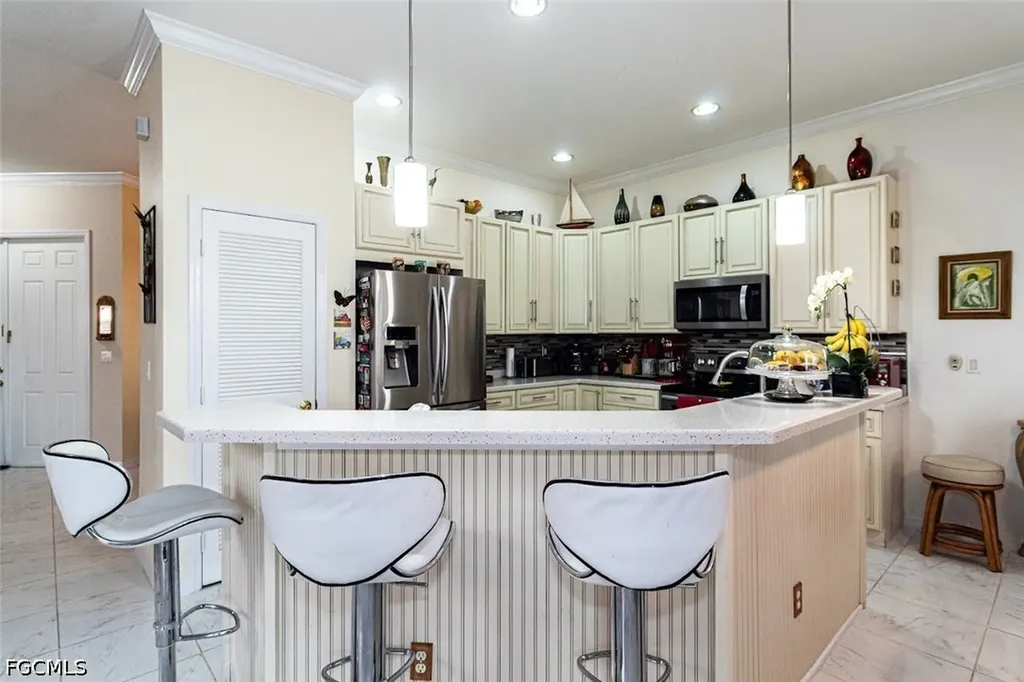 2540 Keystone Lake Drive Cape Coral FL 33909