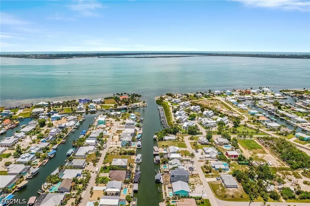 2371 Sycamore Street St. James City FL 33956