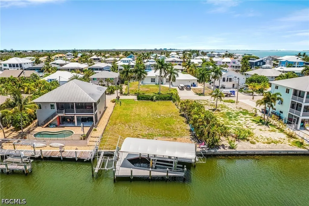 2371 Sycamore Street St. James City FL 33956