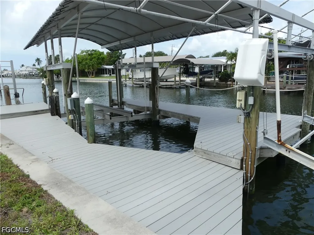 2371 Sycamore Street St. James City FL 33956