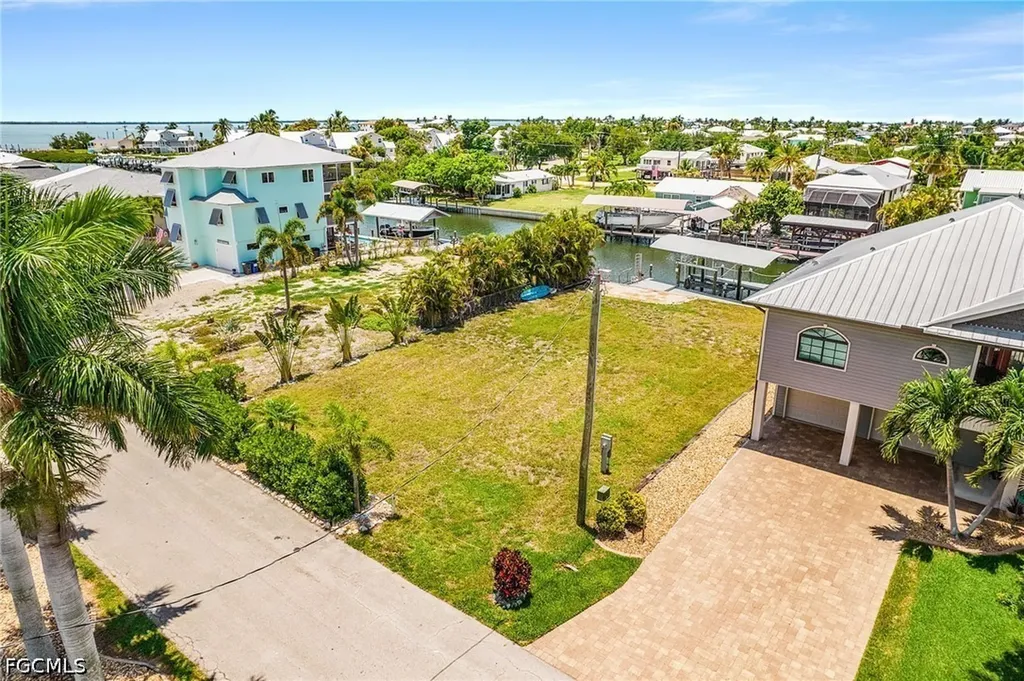 2371 Sycamore Street St. James City FL 33956
