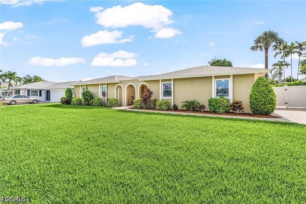 5985 Baker Court Fort Myers FL 33919
