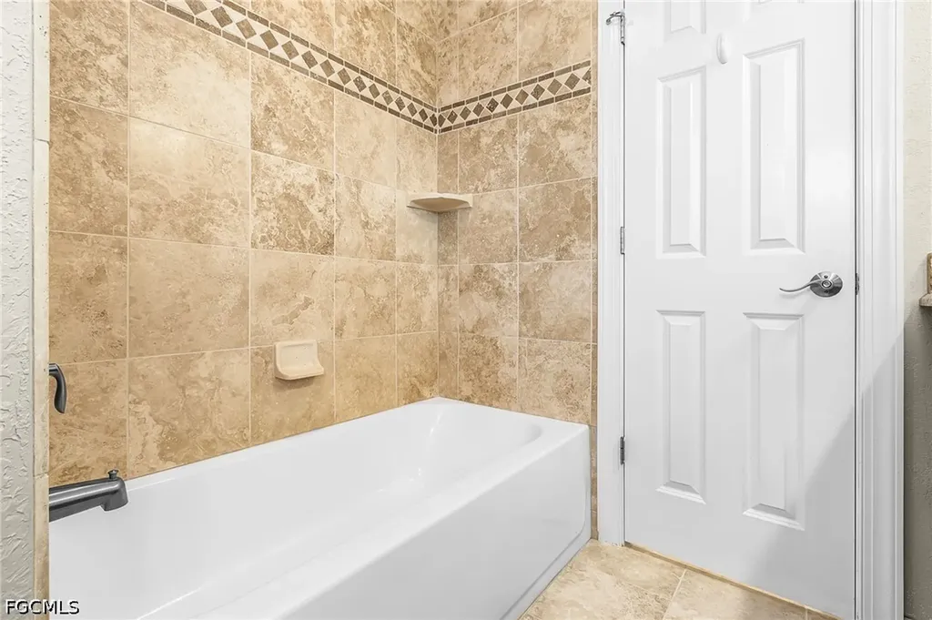 5985 Baker Court Fort Myers FL 33919