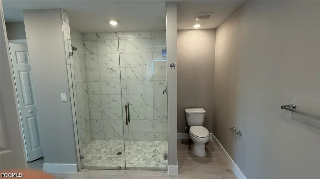 1424 NE 37th Street Cape Coral FL 33909