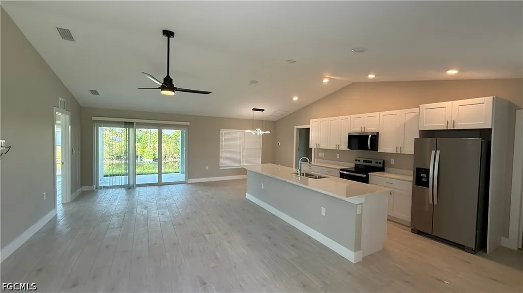 1424 NE 37th Street Cape Coral FL 33909