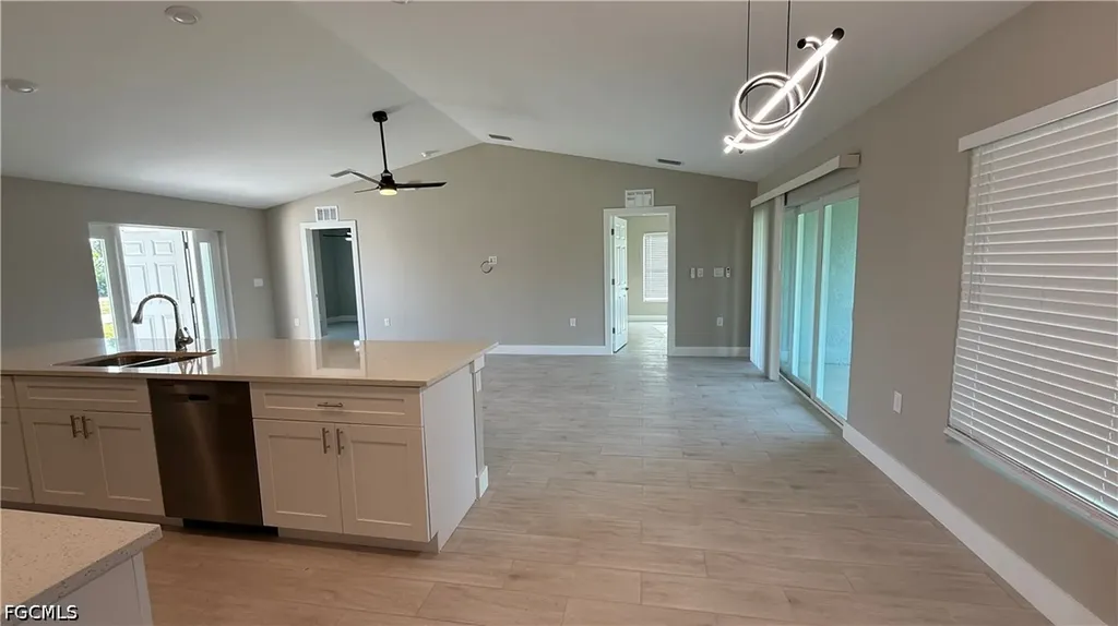 1424 NE 37th Street Cape Coral FL 33909
