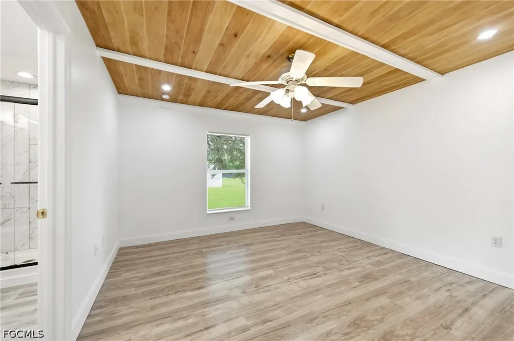 2406 E 23rd Street Alva FL 33920