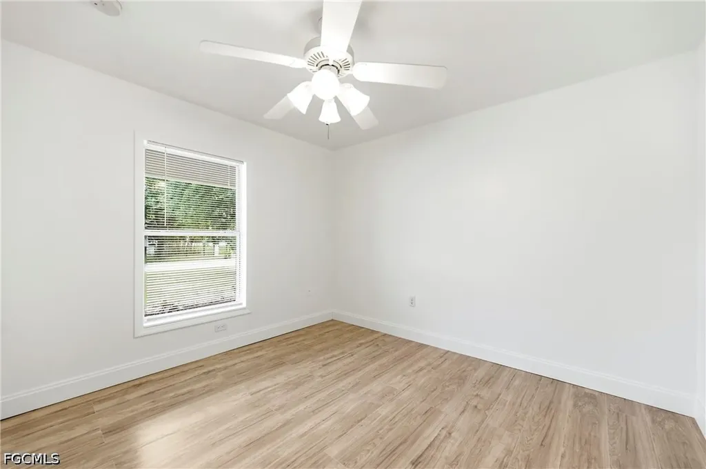 2406 E 23rd Street Alva FL 33920
