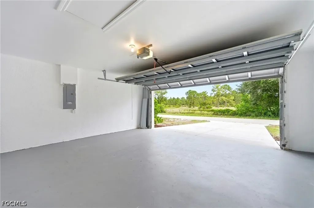 2406 E 23rd Street Alva FL 33920