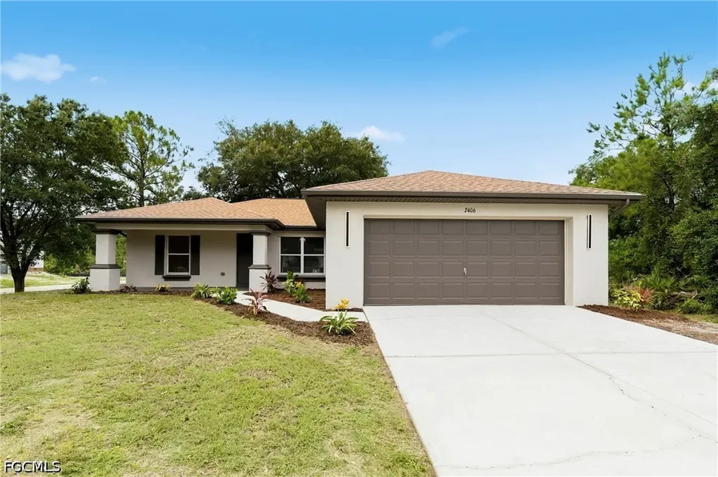 2406 E 23rd Street Alva FL 33920
