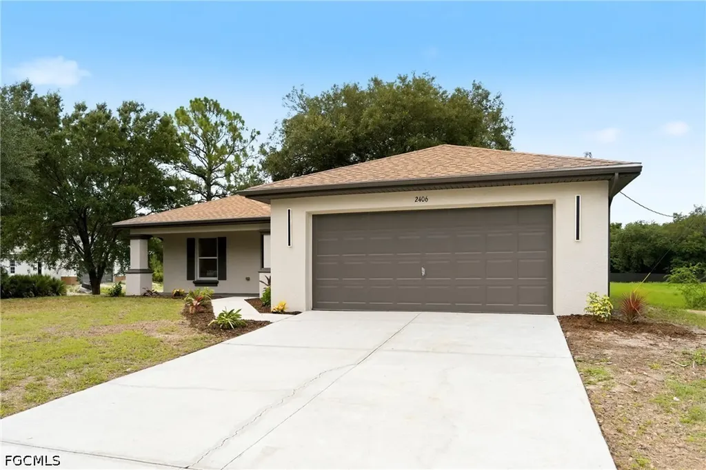 2406 E 23rd Street Alva FL 33920