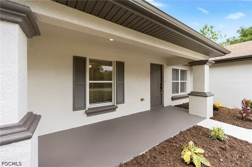 2406 E 23rd Street Alva FL 33920