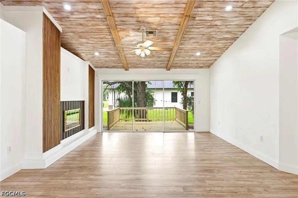 2406 E 23rd Street Alva FL 33920