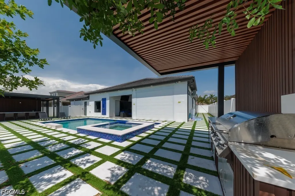 4024 Chiquita Boulevard S Cape Coral FL 33914